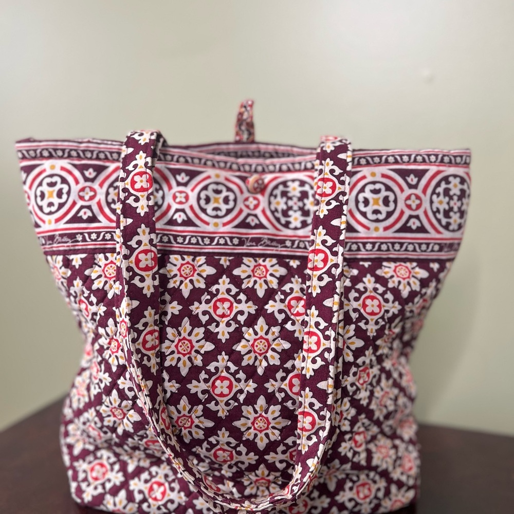 Vera Bradley “Medallion Print”(Burgundy & Cream) Tote [Fall ‘06]